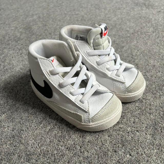 Nike Kids' Trainers - White on Productcaster.