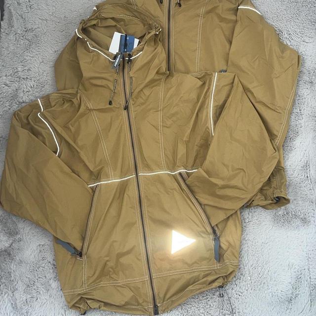 And Wander Men's Lightweight Jacket - Tan/Khaki - M on Productcaster.