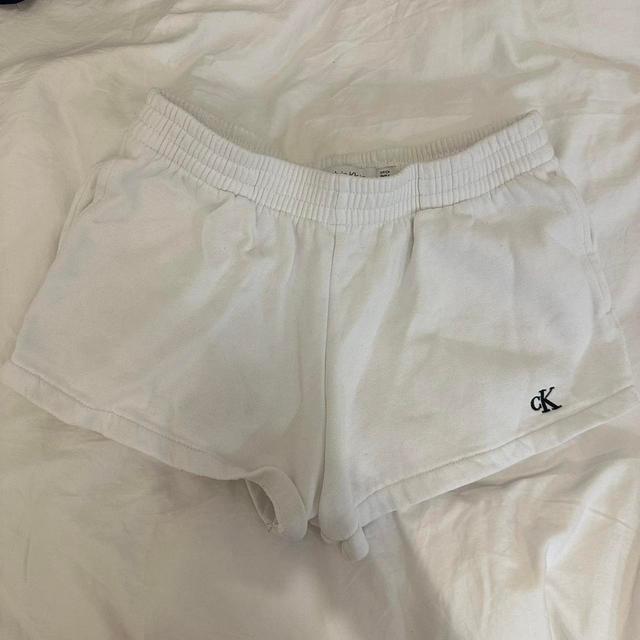 Calvin Klein Women's Shorts - White - S on Productcaster.