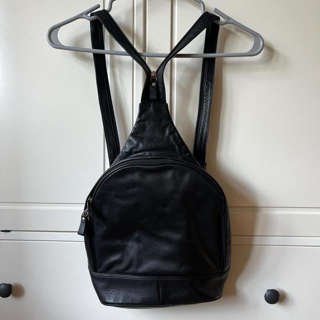 Country Road Women's Backpacks - Black on Productcaster.