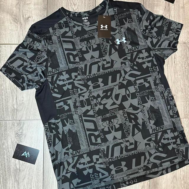 Under Armour Men's T-shirt - Black/Grey - M on Productcaster.