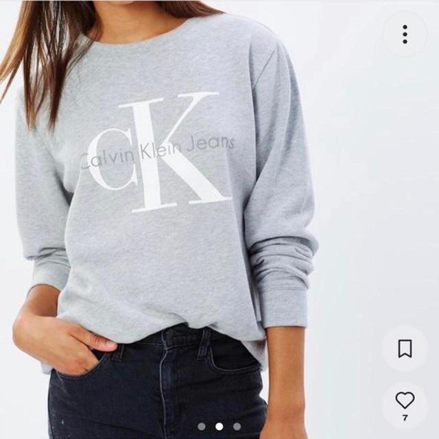 Calvin Klein Women's Jumper - Grey - M on Productcaster.