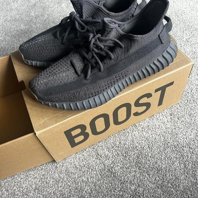 Yeezy Men's Trainers - Black - UK 9 on Productcaster.