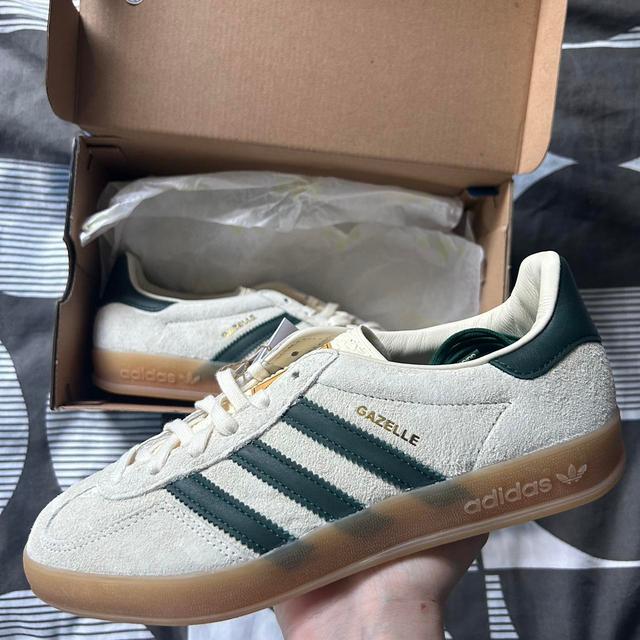 Adidas Women's Trainers - Cream/Green - UK 5 on Productcaster.