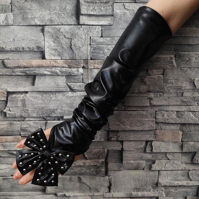 Custom Women's Gloves - Black on Productcaster.