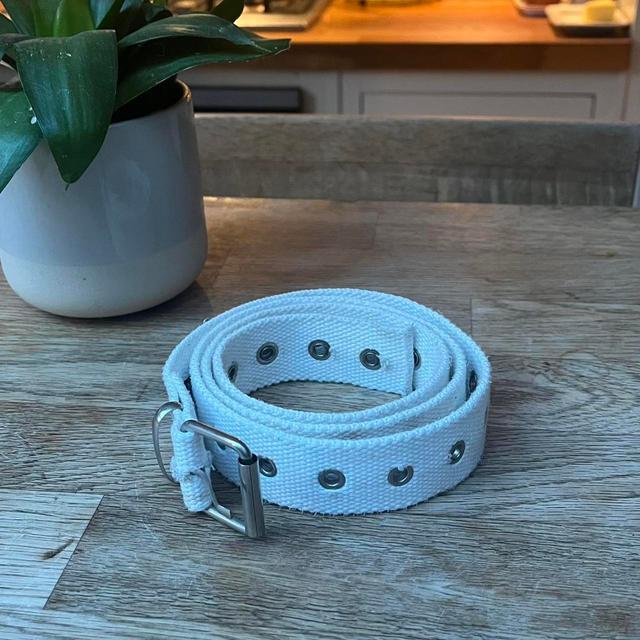 Urban Outfitters Women's Belt - White on Productcaster.