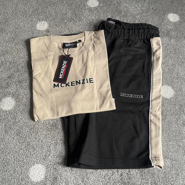 McKenzie Men's T-shirt - Black/Multi - S on Productcaster.