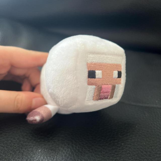 Minecraft Stuffed animal - White on Productcaster.