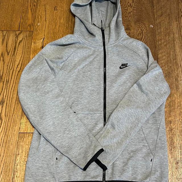 Nike Men's Hoodie - Grey - M on Productcaster.