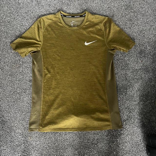 Nike Men's T-shirt - Khaki/Green - M on Productcaster.