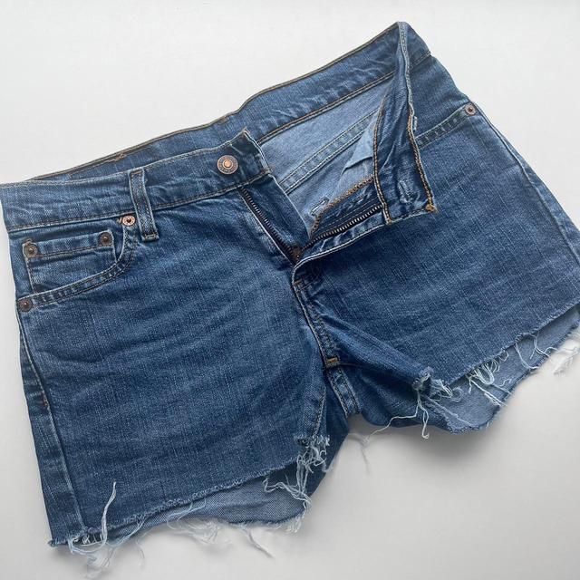 Levi's Women's Shorts - Blue - UK 8 on Productcaster.