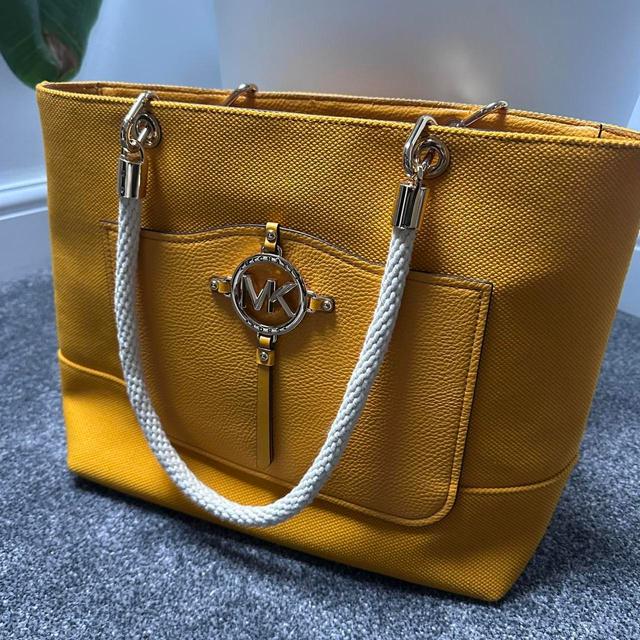 Michael Kors Women's Tote bags - Yellow/Gold on Productcaster.