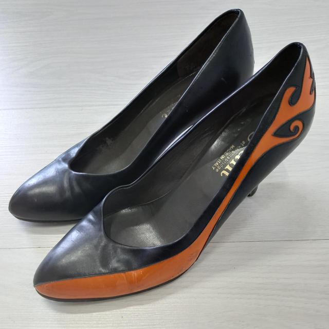 Preloved Women's Courts - Black/Orange - UK 4.5 on Productcaster.