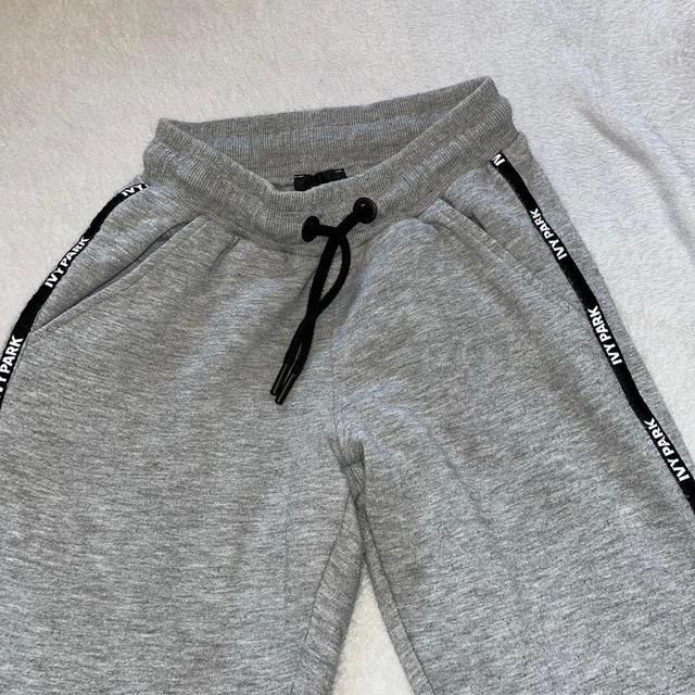 Ivy Park Women's Sweatpants - Grey/Black - XS on Productcaster.