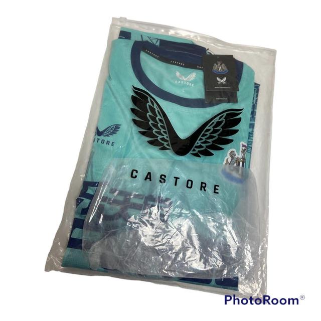 Castore Men's T-shirt - Blue - L on Productcaster.