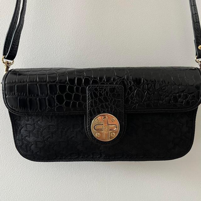 DKNY Women's Bag - Black on Productcaster.