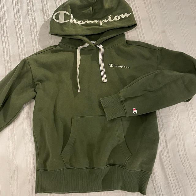 Champion Women's Sweatshirt - Green - S on Productcaster.