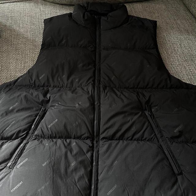 Represent Men's Gilet - Black - S on Productcaster.