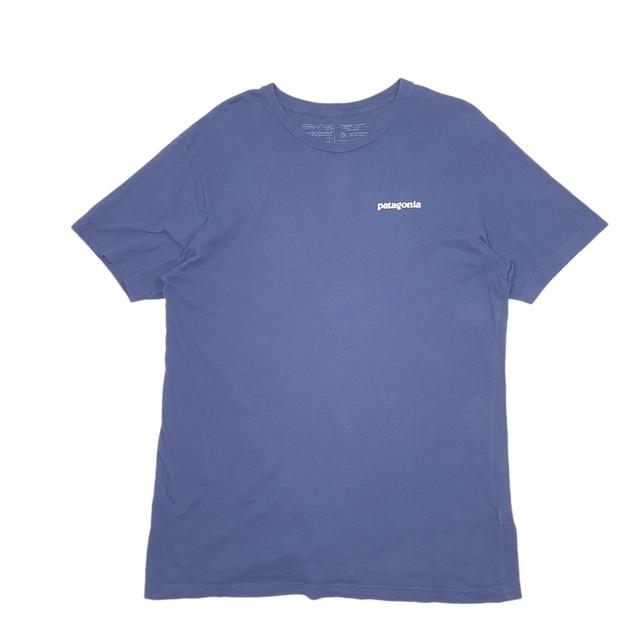 Patagonia Men's T-shirt - Navy - M on Productcaster.