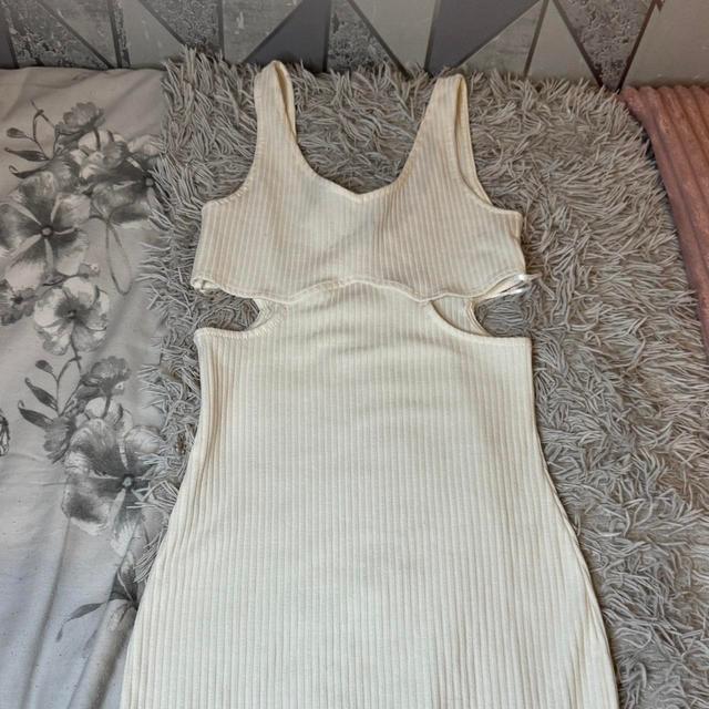 H&M Women's Dress - White/Cream - XS on Productcaster.