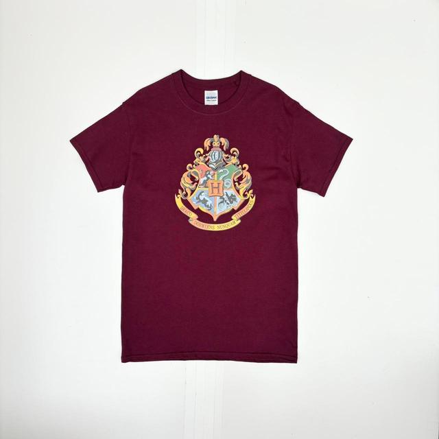 Gildan Men's T-shirt - Burgundy - S on Productcaster.