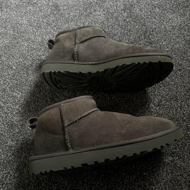 UGG Women's Boots - Grey - UK 6 on Productcaster.