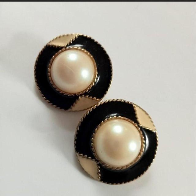 Preloved Women's Earrings - Black on Productcaster.