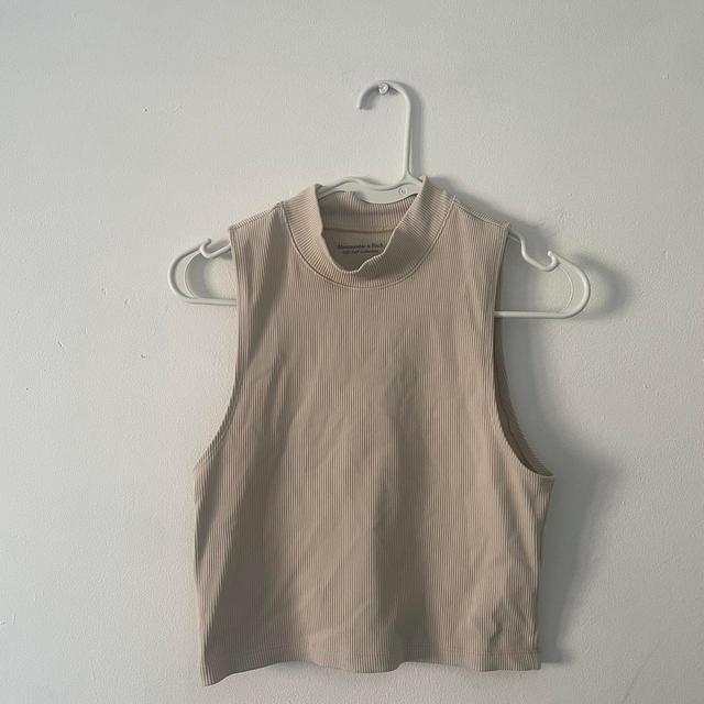 Abercrombie & Fitch Women's Vest - Cream - 12 on Productcaster.