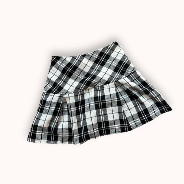 SHEIN Women's Skirt - Black/White - S on Productcaster.