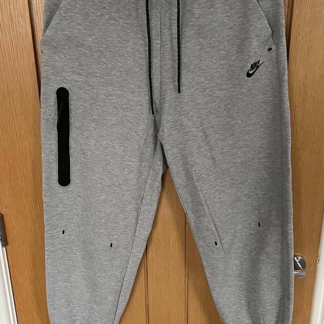 Nike Women's Sweatpants - Grey - M on Productcaster.