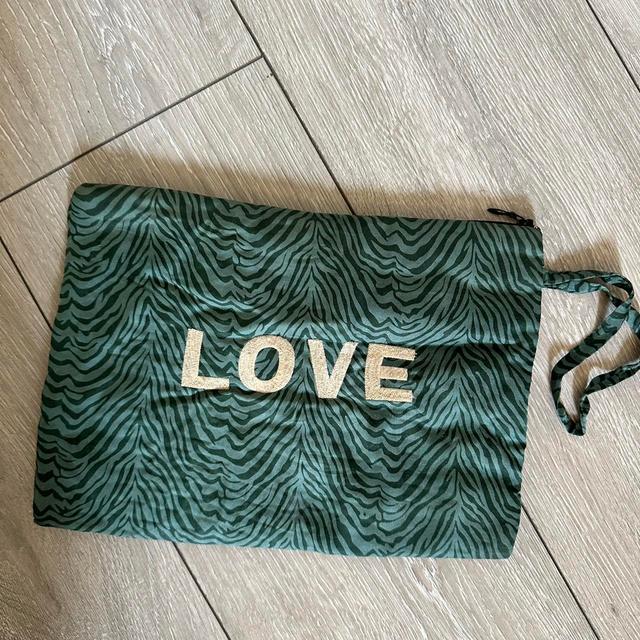 Love Stories Women's Clutch bags - Green on Productcaster.