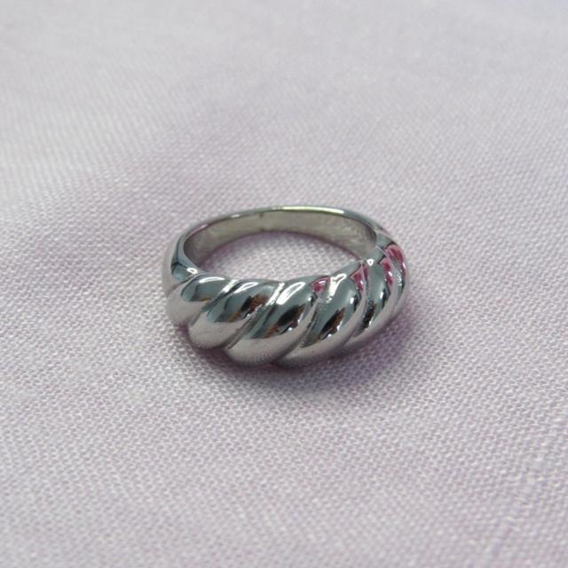 Handmade Women's Ring - White on Productcaster.