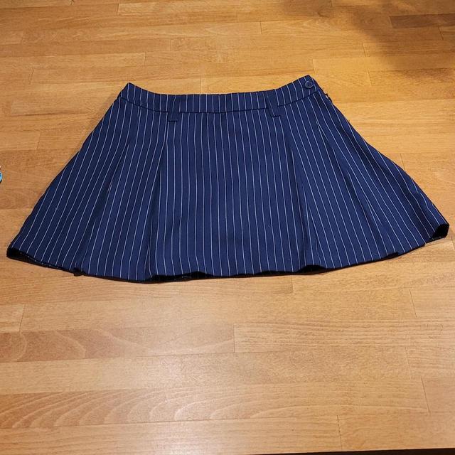 H&M Women's Mini Skirt - Navy - XS on Productcaster.