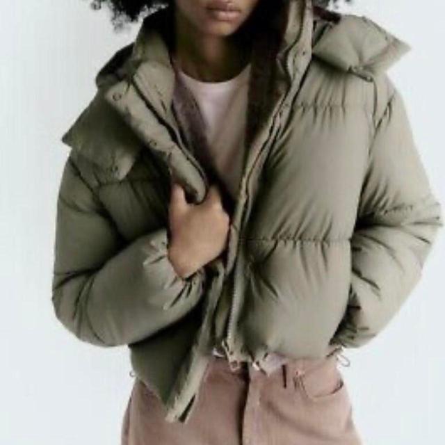 Zara Women's Puffer Jacket - Green/Khaki - M on Productcaster.