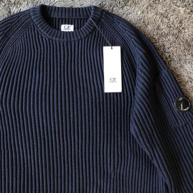 CP Company Men's Jumper - Navy - L on Productcaster.