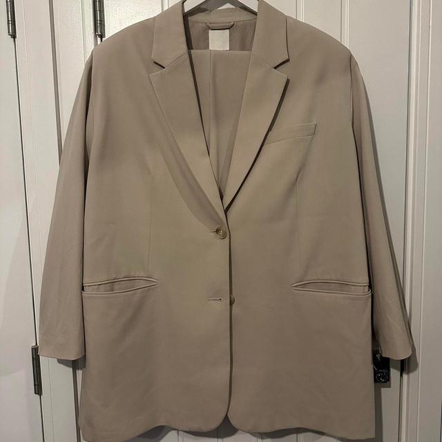 H&M Women's Suit - Cream - M on Productcaster.