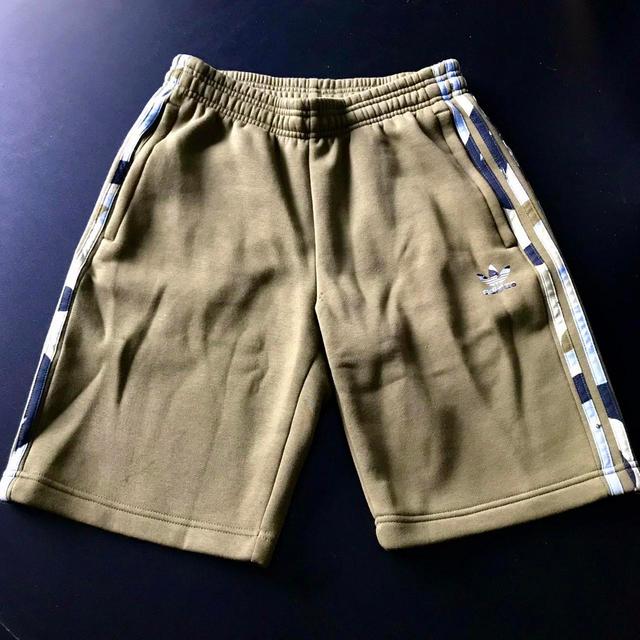 Adidas Men's Shorts - Khaki - XS on Productcaster.