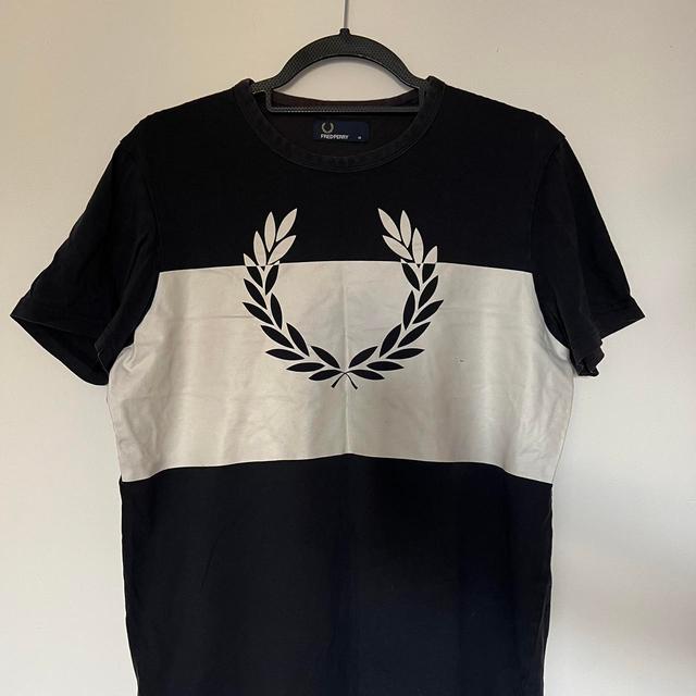 Fred Perry Men's T-shirt - Black - M on Productcaster.