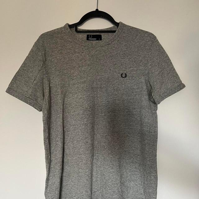 Fred Perry Men's T-shirt - Grey - M on Productcaster.