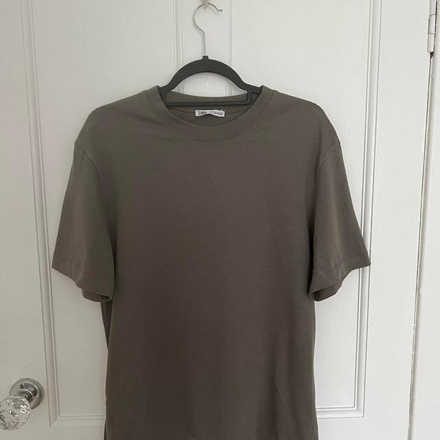 Zara Men's T-shirt - Grey - S on Productcaster.