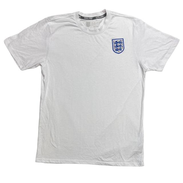 Men's T-shirt - White - L on Productcaster.