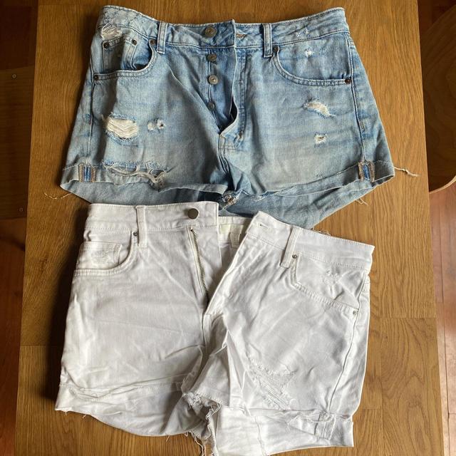 H&M Women's Shorts - White/Blue - L on Productcaster.