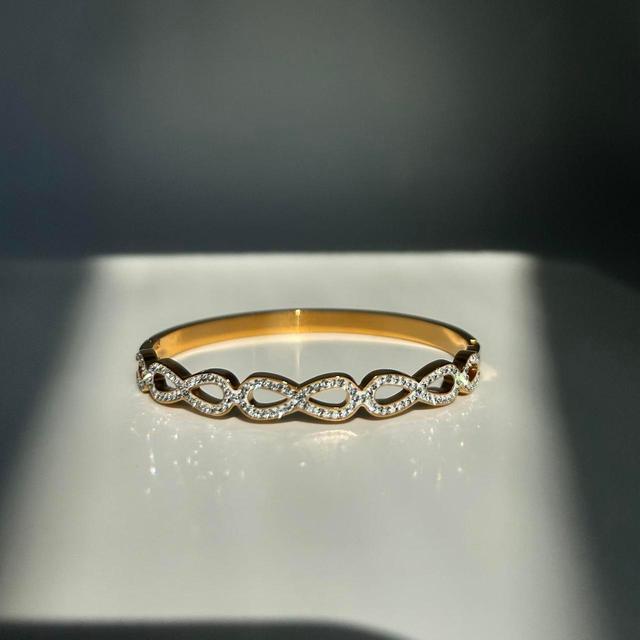 Women's Bracelet - Gold/Silver on Productcaster.