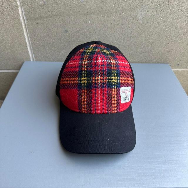 Preloved Men's Caps - Black/Red on Productcaster.