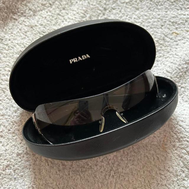 Prada Women's Sunglasses - Black on Productcaster.