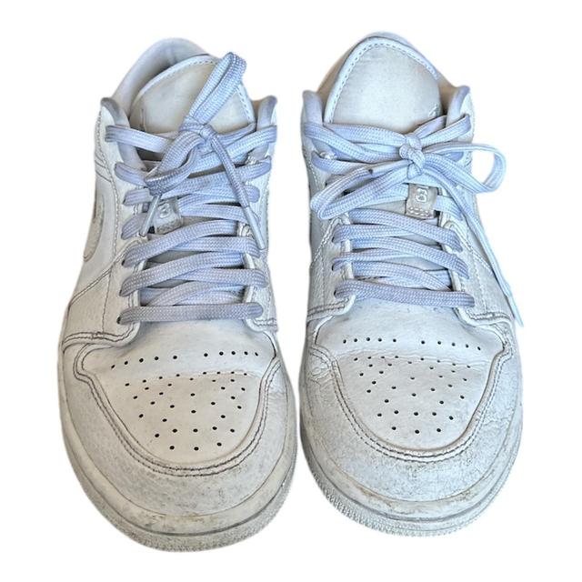 Nike Women's Trainers - White/Grey - UK 6 on Productcaster.