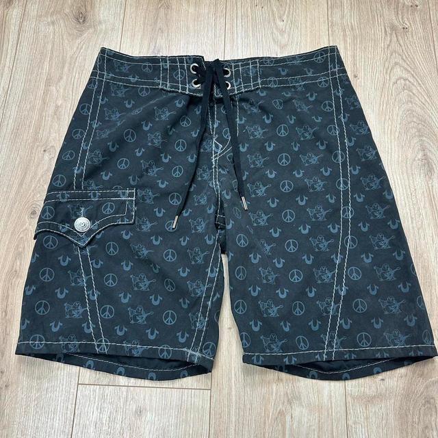 True Religion Men's Shorts - Multi/Black - 33" on Productcaster.