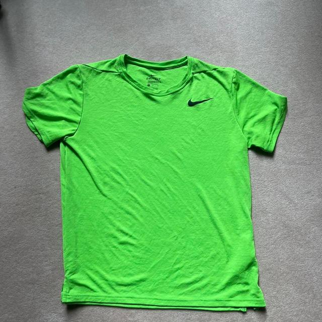 Nike Men's T-shirt - Green - M on Productcaster.