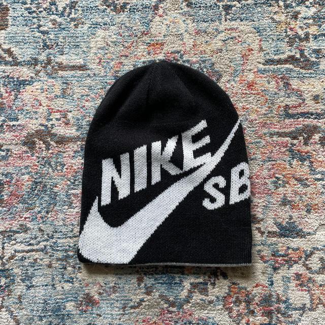 Nike Men's Beanies - Black on Productcaster.