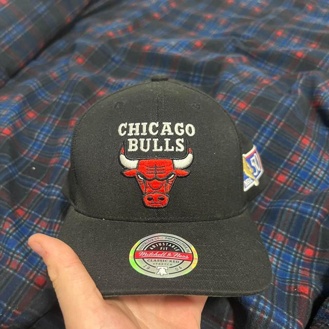 Mitchell & Ness Men's Caps - Black on Productcaster.